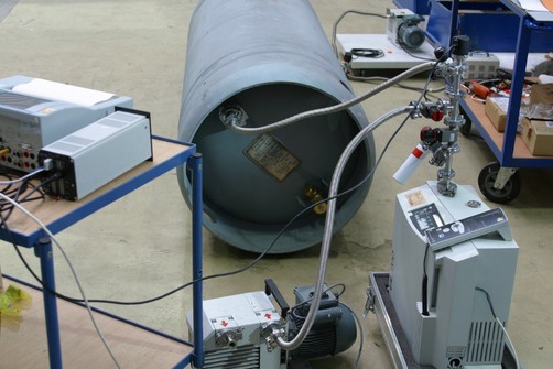 Dichtheitsprüfung Integrale Heliumdichtheitsprüfung am UF6 – Zylinder